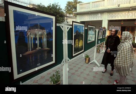 Der Goldene Ring der Zukunft: Wie Kambiz Farhang die iranische Theaterlandschaft revolutionierte