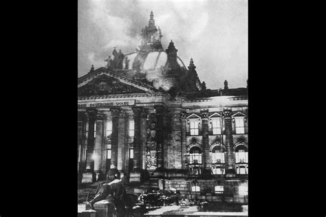 Der Reichstagsbrand: Eine finstere Nacht der politischen Intrigen und des nationalistischen Eifers